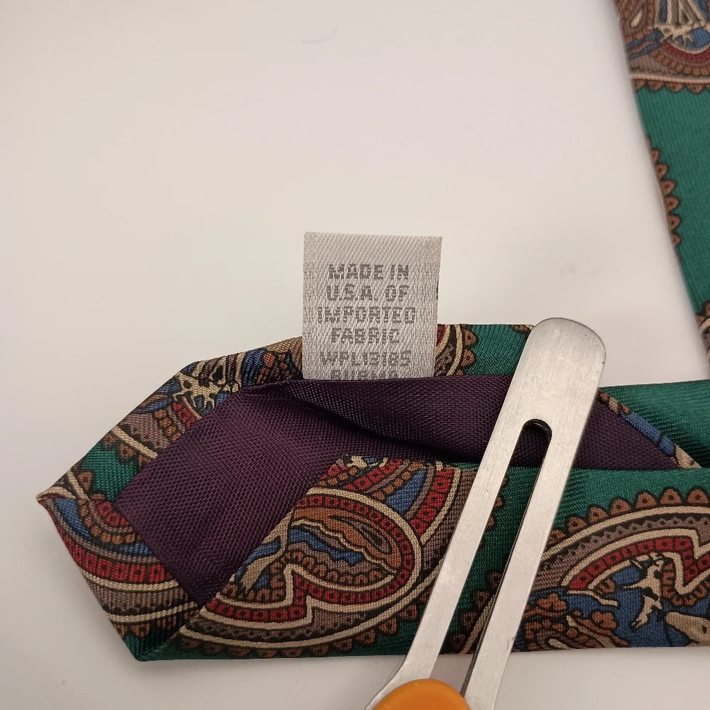 Vintage Pierre Cardin Mens 100% Silk Green Dog Hunting Neck Tie Made In USA - Picture 9 of 11